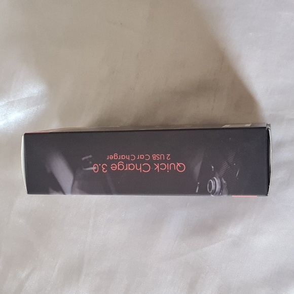 Fast car charger 6A QC 3.0 2 ports USB car charger - Picture 2 of 4